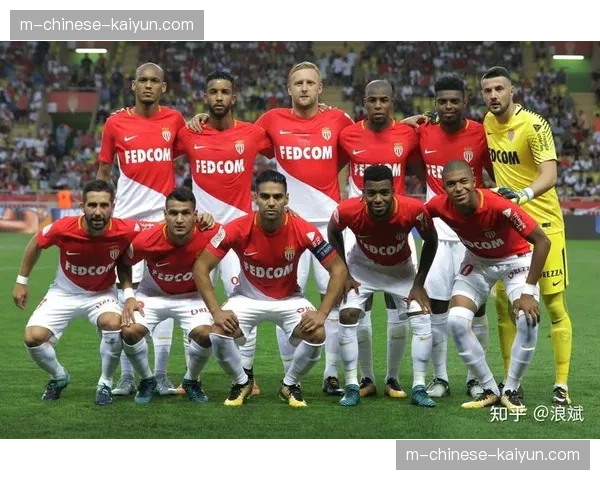 法国足球青训体系改革：法甲俱乐部与当地学校合作培养年轻球员计划